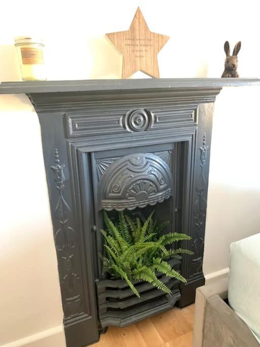 Renovated Miner'S Cottage - Family & Dog Friendly Abertillery エクステリア 写真
