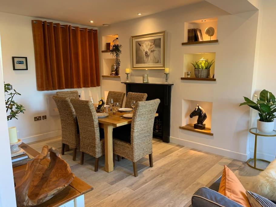 Renovated Miner'S Cottage - Family & Dog Friendly Abertillery エクステリア 写真